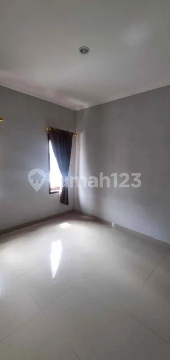 Disewakan Rumah 2 Lantai Lokasi Strategis di Pesanggaran Denpasar - Image 3 of 4