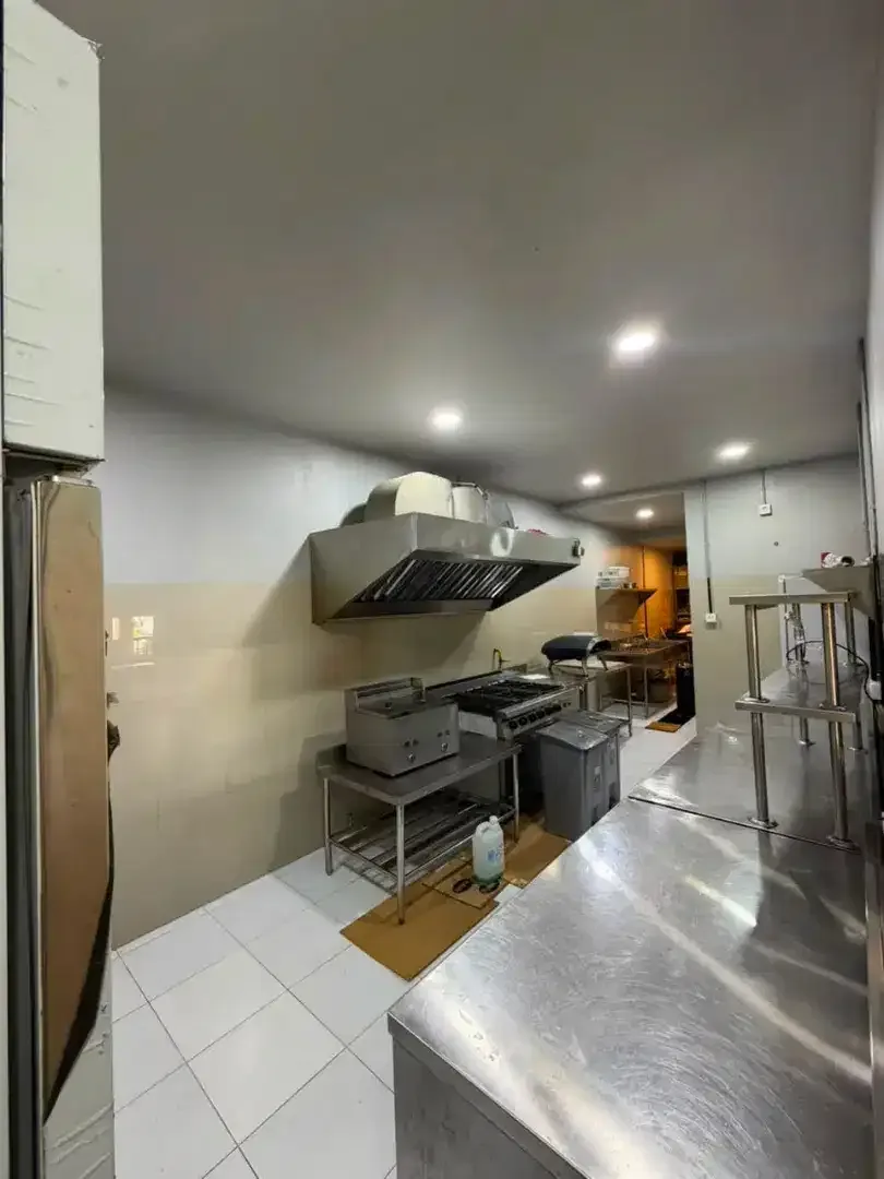 FOR RENT - EX RESTAURANT 2 FLOORS ON FAMOUS CANGGU SHORTCUT - Image 7 of 9