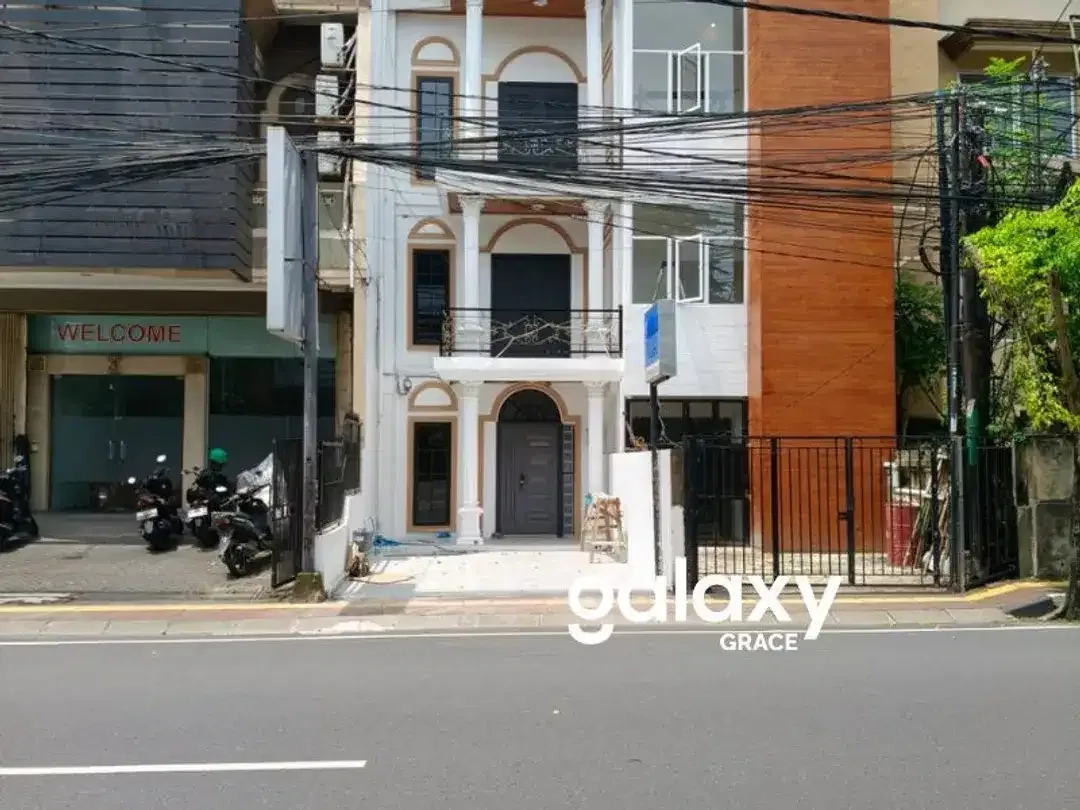 JUAL SEWA  RUKAN 4 LANTAI MODERN STRATEGIS DI PONEGORO DENPASAR - Image 1 of 9