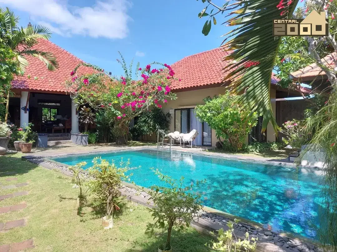 Luxury Tropical Villa with Private Pool in Jimbaran - Image 4 of 6