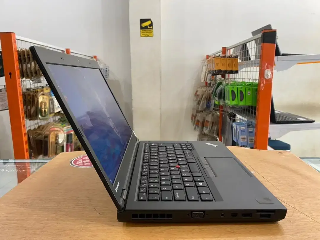 Lenovo ThinkPad T440P Core i5 Ram 8GB SSD 128GB Mulus Murah Garansi - Image 4 of 10