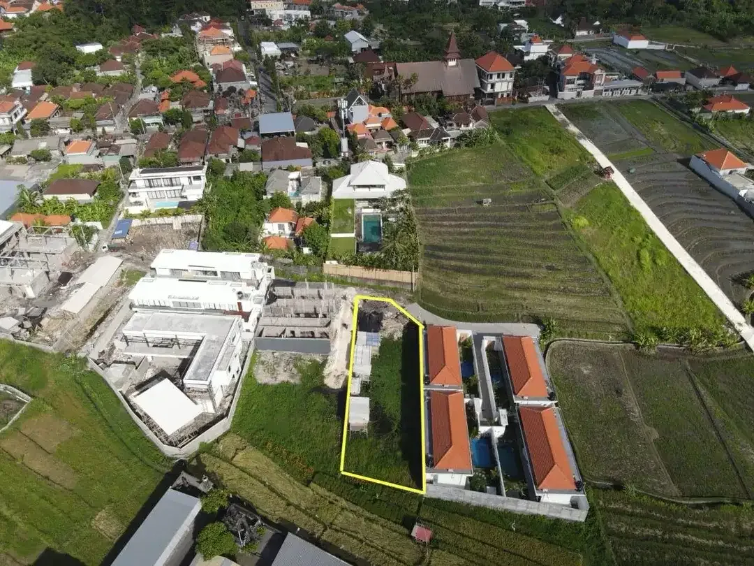 Freehold Plot For Sale in Padonan Canggu - Image 1 of 10