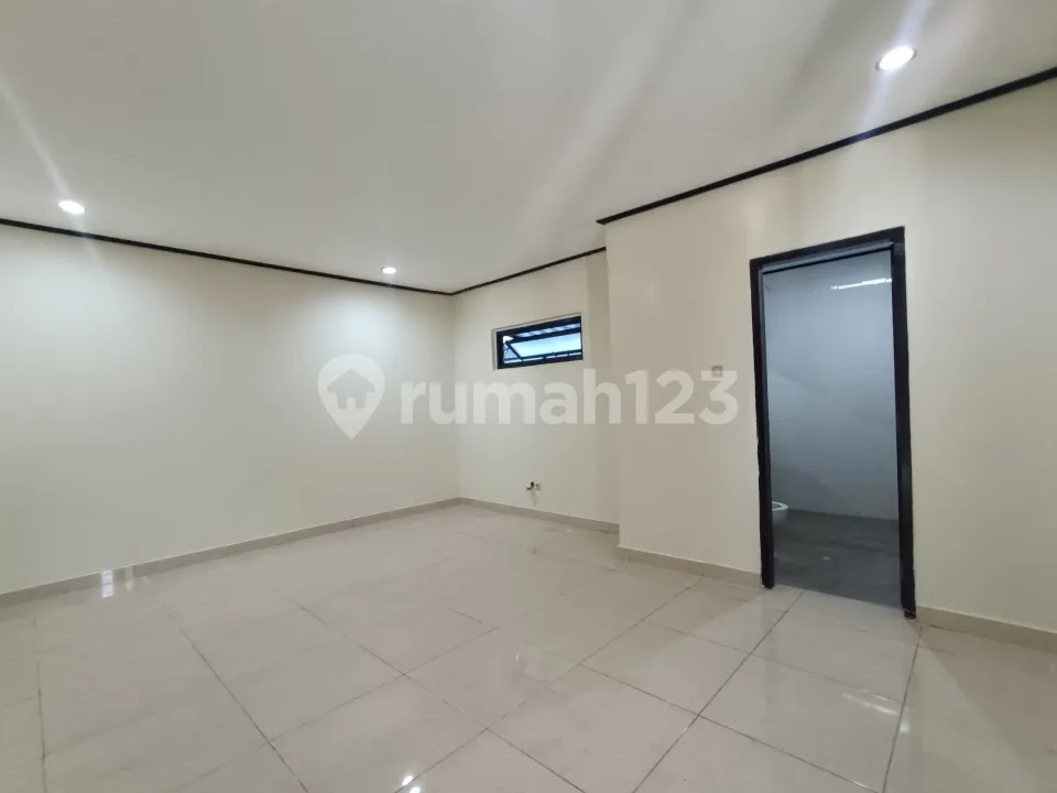 Rumah 2 Lantai Super Luas Siap Huni Renon Denapsar Bali - Image 3 of 4