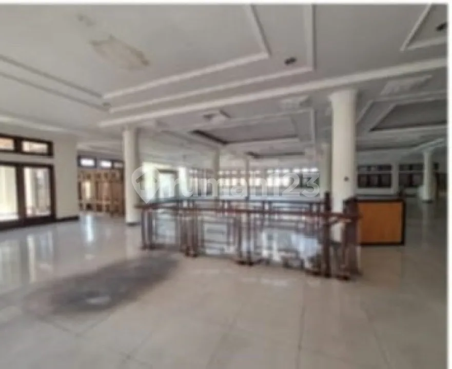 Ruko 3 Lantai Besar Parkir Luas Strategis Dekat Gatsu Barat Denpasar - Image 4 of 4