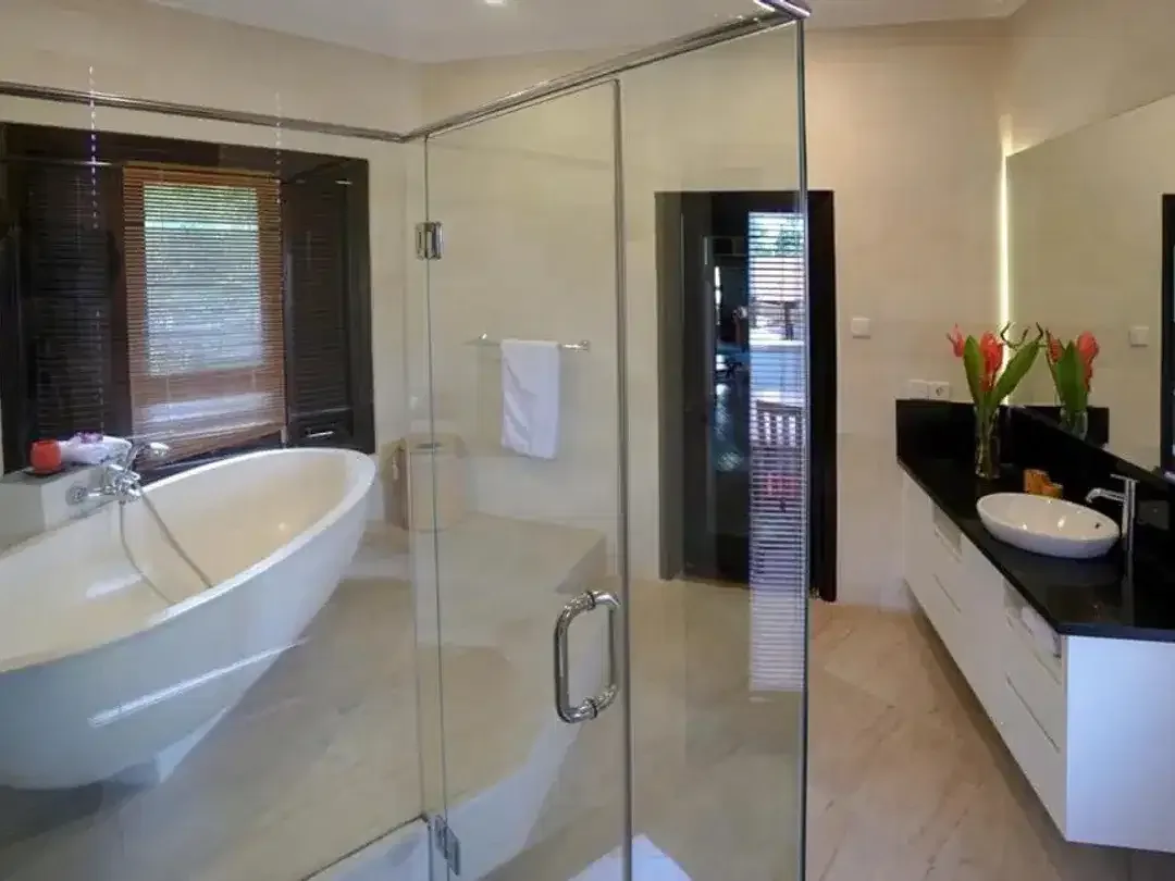 Spacious 4-Bedroom Villa For Yearly Rental In Jimbaran - Image 9 of 10