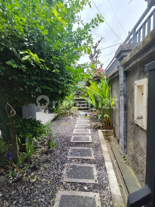 Rumah Luas Lega Semi Furnish 5 Menit Keluar By Pass Sanur Dekat ke Renon dan Sesetan - Image 4 of 4