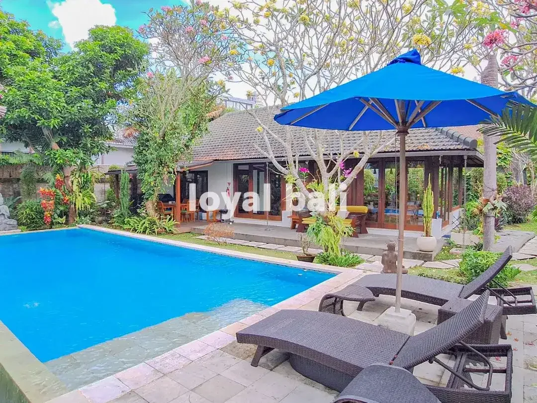 Villa, 5-Bedroom Pavilion-Style Villa for Sale in Prime Umalas, Canggu, Bali - Image 1 of 10