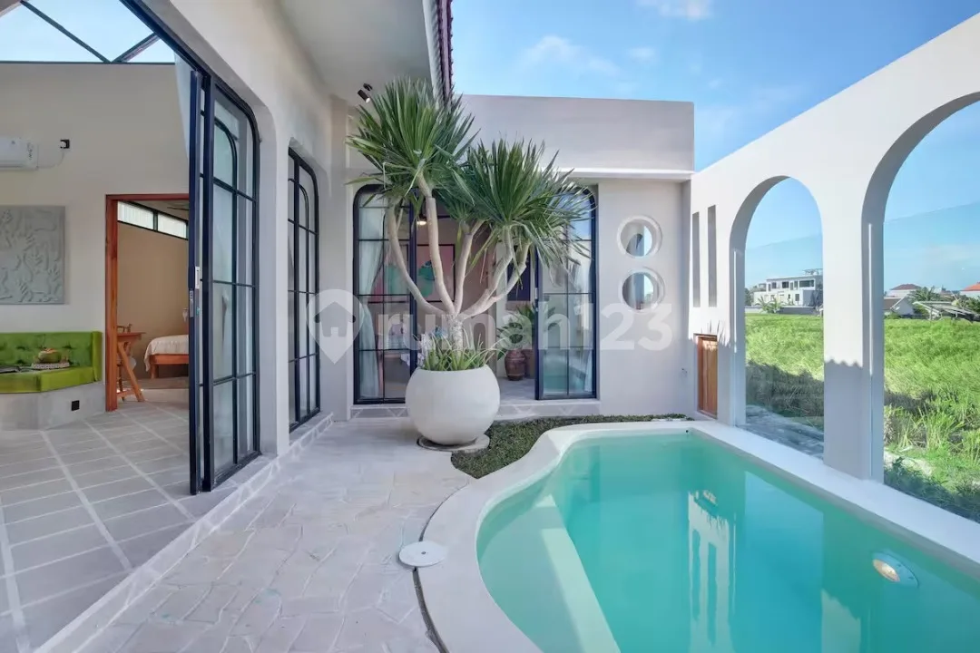For Rent Villa With Stunning Rice Field Views In Buduk, Canggu - Image 3 of 4