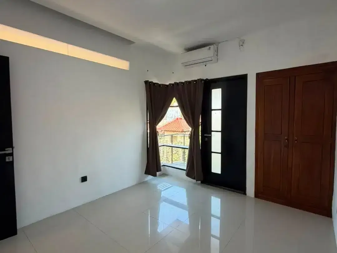 Rumah Cantik Minimalis Kerobokan Dekat Denpasar Badung Bali - Image 10 of 10