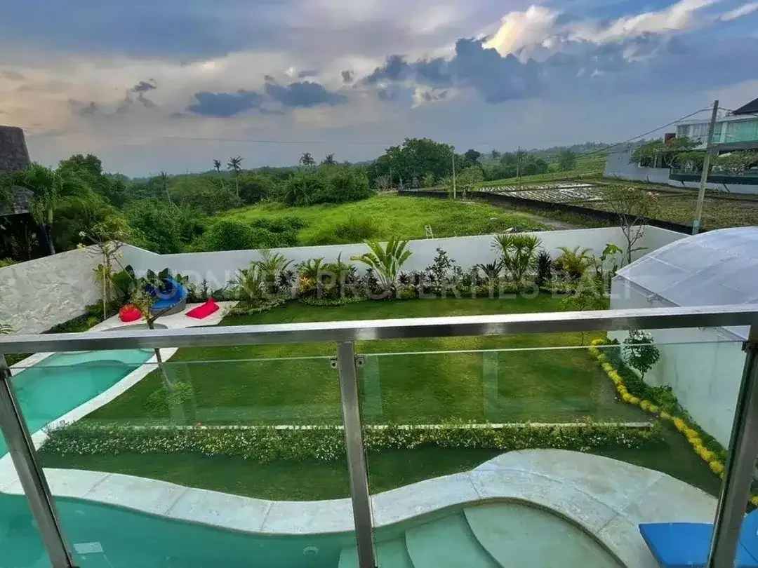 Brand New Villa Walking Distance to the Beach! - Image 5 of 10