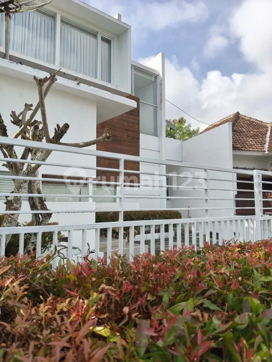 Modern Elegant Villa, Fully Furnished, Siap Huni, Taman Mumbul - Image 3 of 4