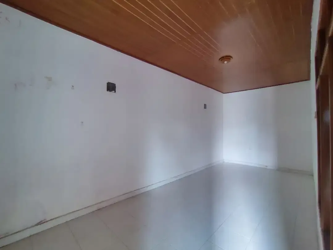Dijual Rumah Lantai 2 Lokasi di Jl Merdeka Raya Kuta - Image 5 of 6