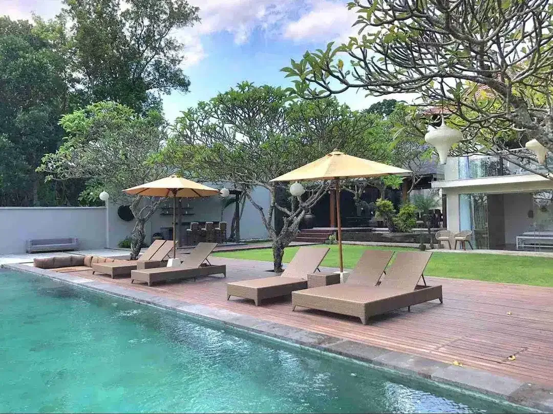 VILLA LANTAI II VIEW SAWAH DAN GUNUNG BARU HABIS RENOVASI DIJUAL HITUNG HARGA TANAH SAJA DI TUKA BABAKAN CANGGU BALI - Image 3 of 10