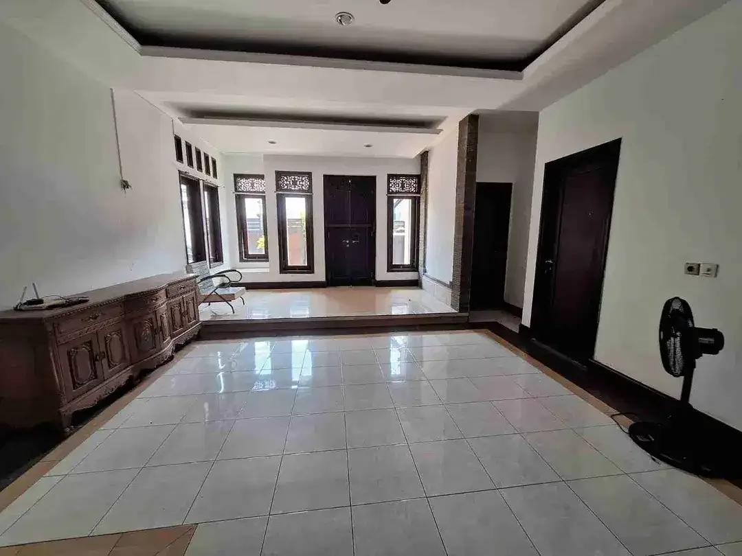 Rumah 2 Lantai dan 6 KT di Jl. Raya Pandu Dalung Kuta Utara - Image 5 of 9