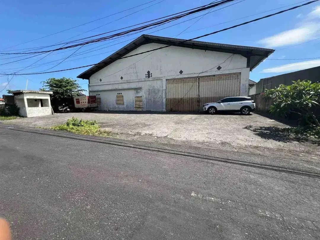 Dijual Murah Tanah Bonus Gudang Dikawasan , Jl Nakula - Seminyak, Kuta - Image 2 of 10