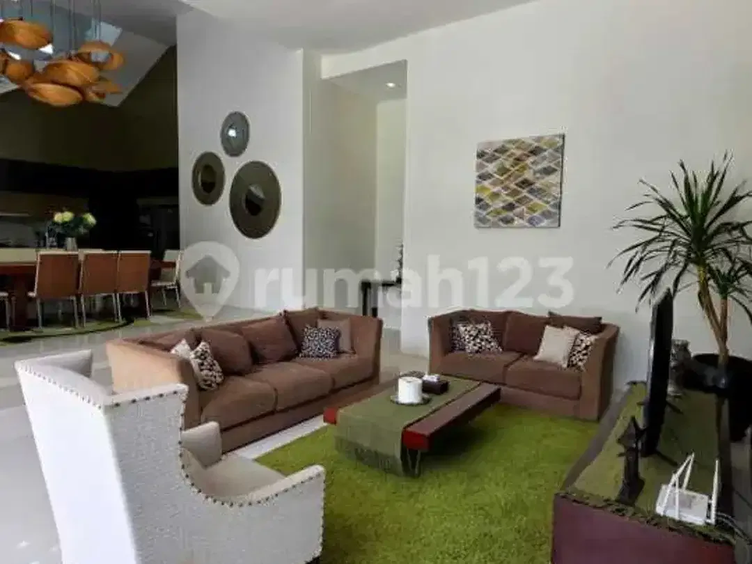 Multi-Level 4Bedroom Modern Tropical Luxury Villa For Sale - Image 2 of 10