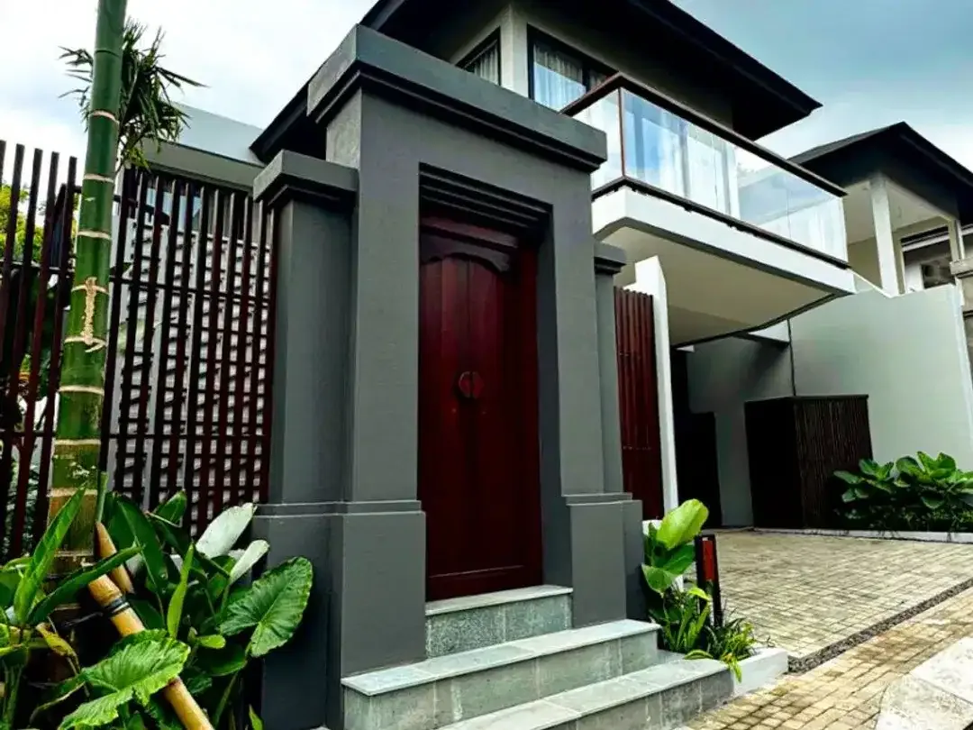 LUXURY VILLA MEWAH CLUSTER ONE GATE DENGAN VIEW ALAM DI JIMBARAN - Image 1 of 10