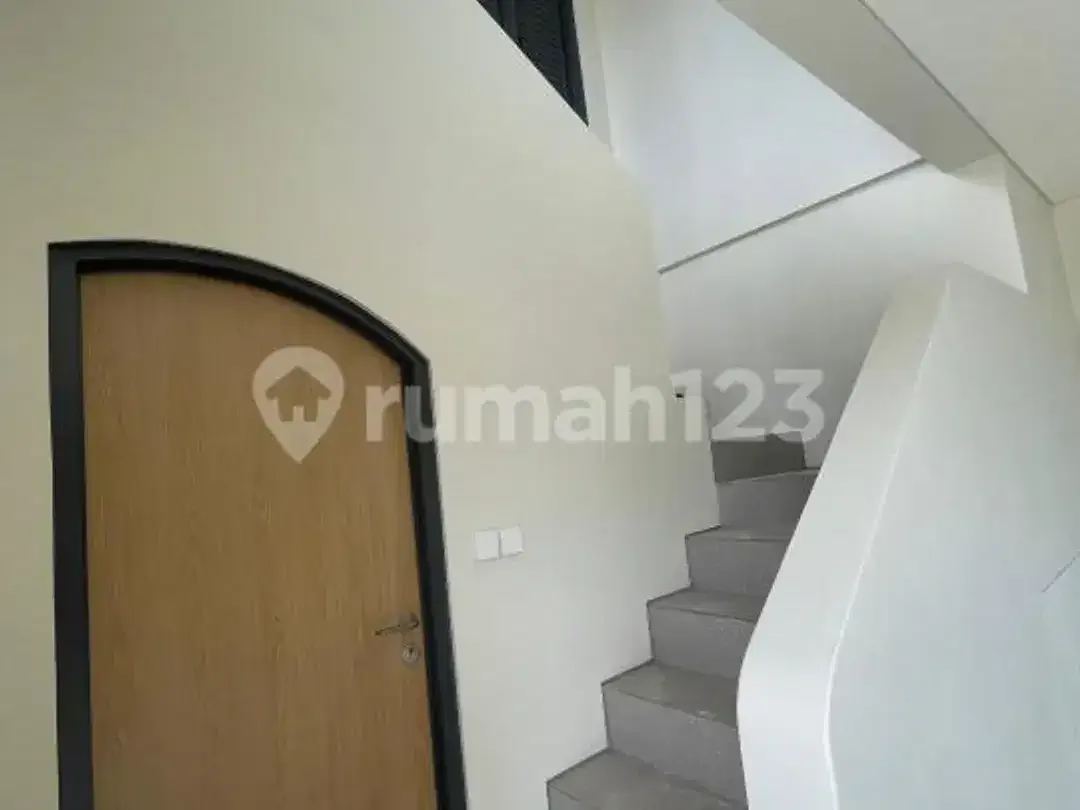 Villa Mewah Area Hotel Ayana Type Spring 3 Bed Room 2 Lantai Jimbaran Bali - Image 8 of 10