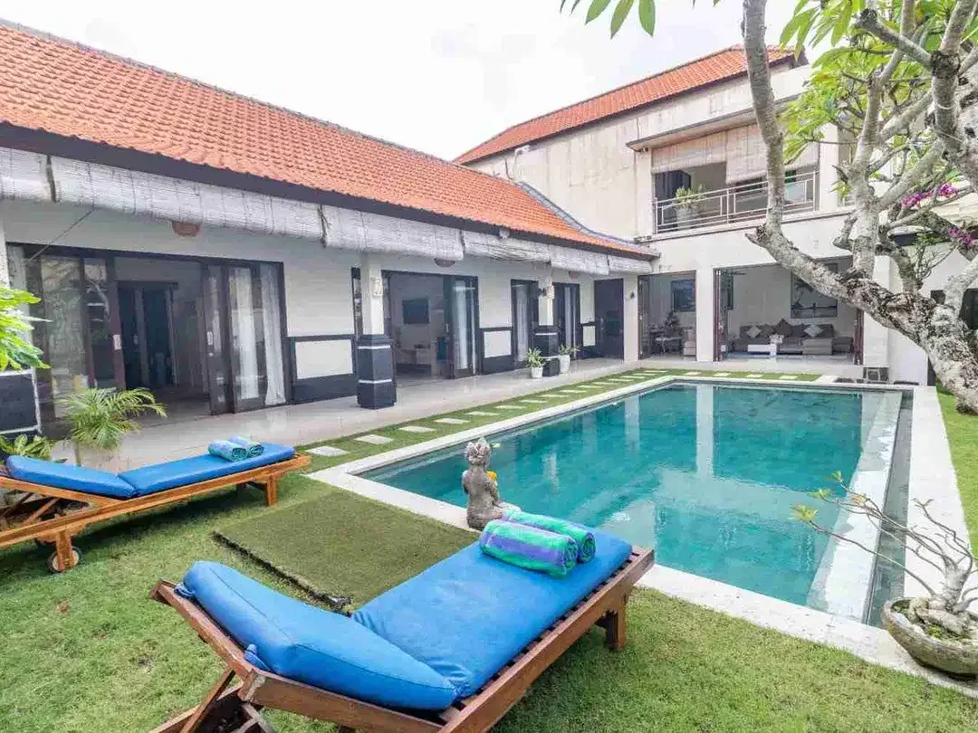 VILLA LANTAI II VIEW SAWAH DAN GUNUNG DI PERERENAN BADUNG BALI - Image 1 of 10