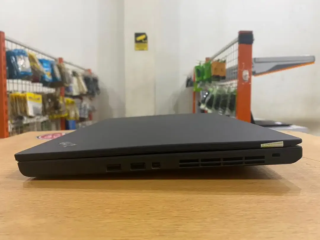 Lenovo ThinkPad P50S Core i7Gen6 Ram 16Gb SSD 256GB NvidIa 2GB Mulus - Image 6 of 10