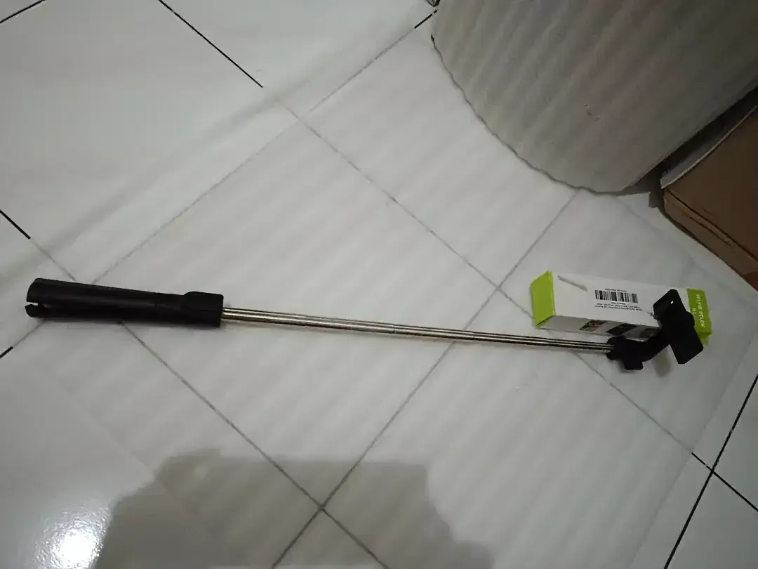 35rb BARU-Tongsis Tripod Selfie Stick Remote Camera Bluetooth 4in1 - Image 4 of 4