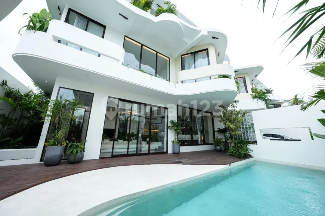 Luxury Villa In Prime Kuta Location With Private Lift & Pool - Image 1 of 4