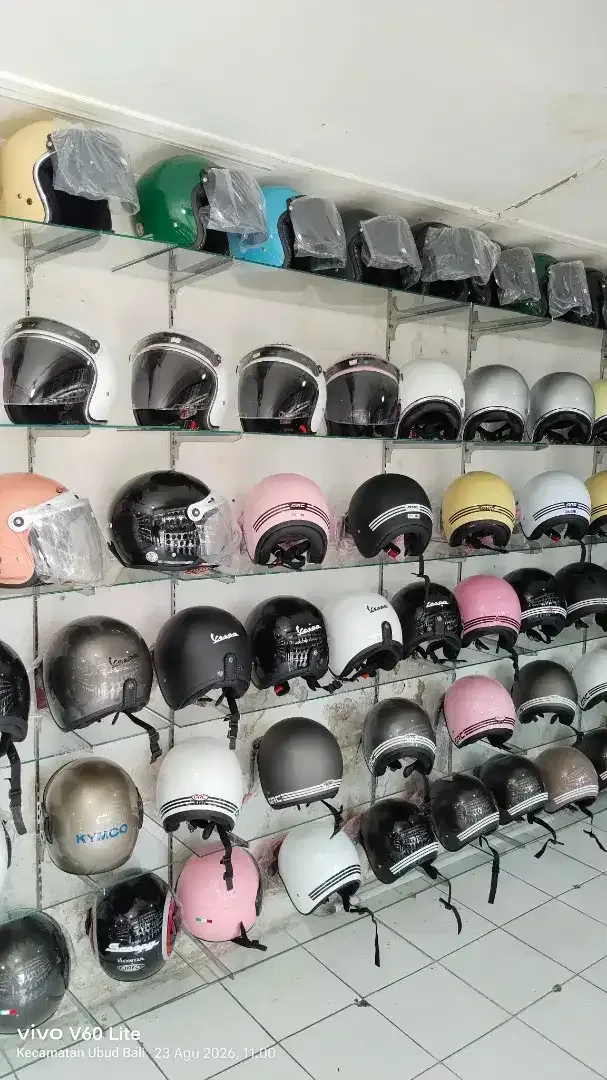 Lowongan pekerjaan untuk karyawan helm - Image 2 of 3