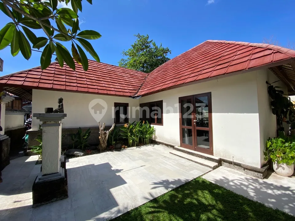 Villa 2 Kamar Sewa Tahunan di Batu Belig Bali Dekat Pantai - Image 2 of 4