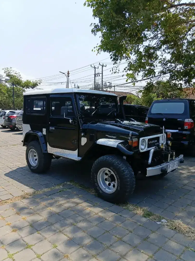 Toyota LandCruiser Hardtop Mesin 3B 4x4 Diesel BJ40 1983 Hitam - Image 3 of 10