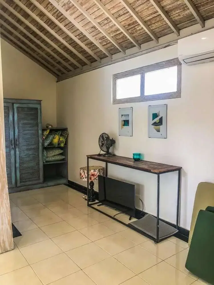 DIJUAL VILLA MINIMALIS FURNISHED LOKASI PERERENAN - Image 8 of 10