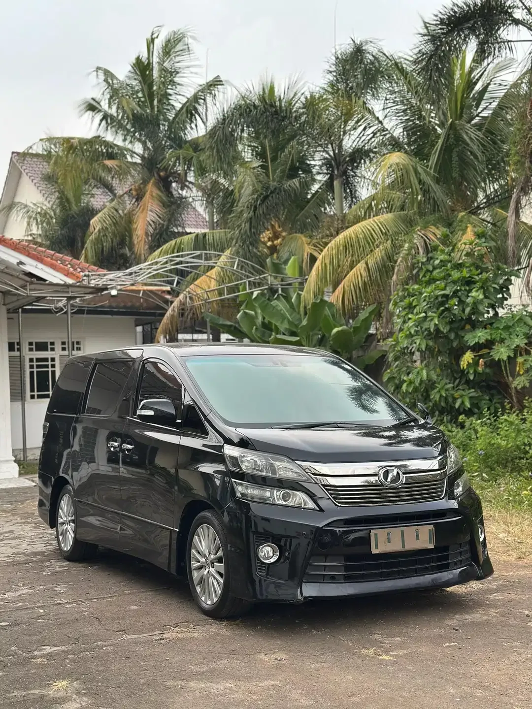 TOYOTA VELLFIRE ZG CBU 2013 (dp 15jt) - Image 1 of 10