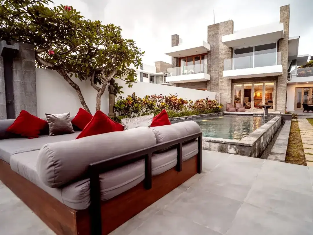 Villa Mewah Tepi Pantai di Pantai Keramas, Gianyar - Image 3 of 10