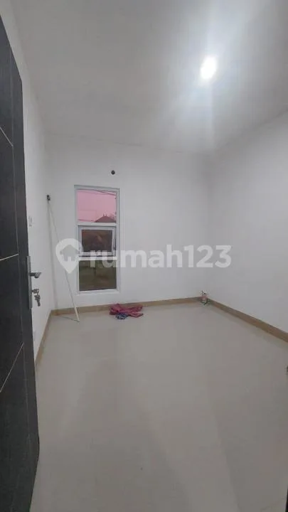 Rumah 2 Lantai Hadap Selatan Renon Jarang Ada - Image 1 of 4