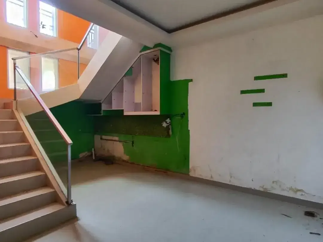Rumah Dijual 2 Lantai Ubung Lokasi Strategis Pusat Kota. - Image 8 of 10