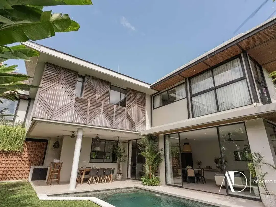 LEASEHOLD | 5-BEDROOM FAMILY VILLA WITH RICE FIELD VIEWS IN BERAWA - Image 2 of 10