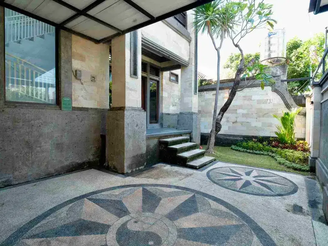 RUMAH NYAMAN DAN STRATEGIS DI RENON - Image 2 of 10