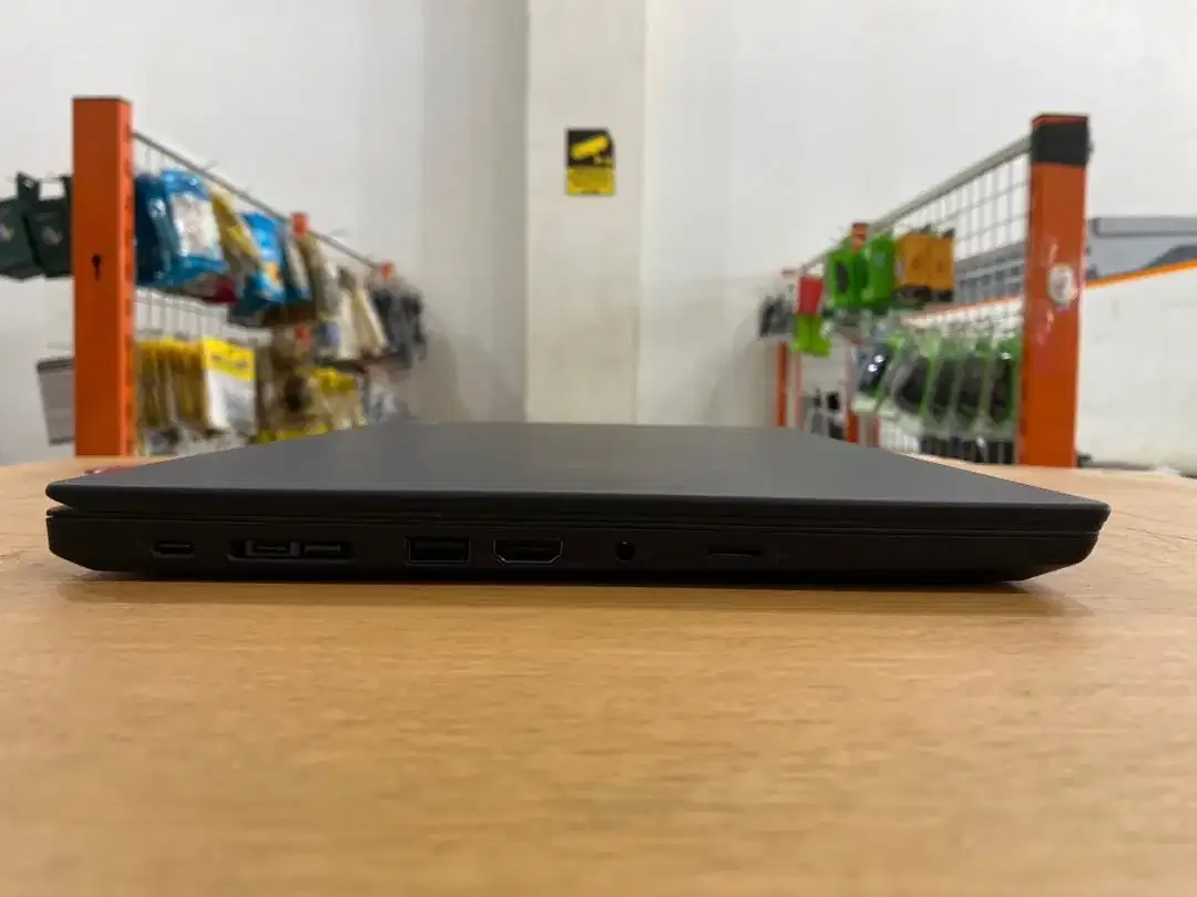 Lenovo ThinkPad T495 Amd Ryzen 7 Pro Ram 16GB SSD 512GB VGA 2GB Mulus - Image 6 of 10