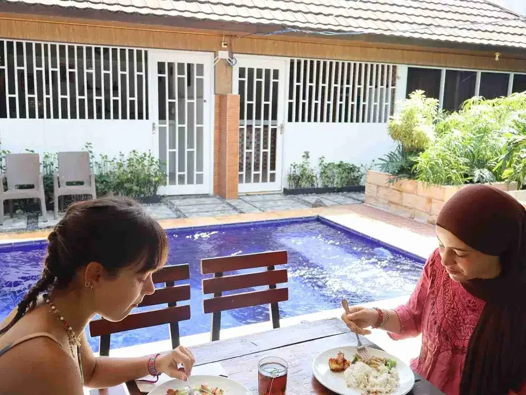 VILLA FOR SALE | AMED, BALI
Freehold | 5 Units | Pool | Rooftop Terrace - Image 5 of 10