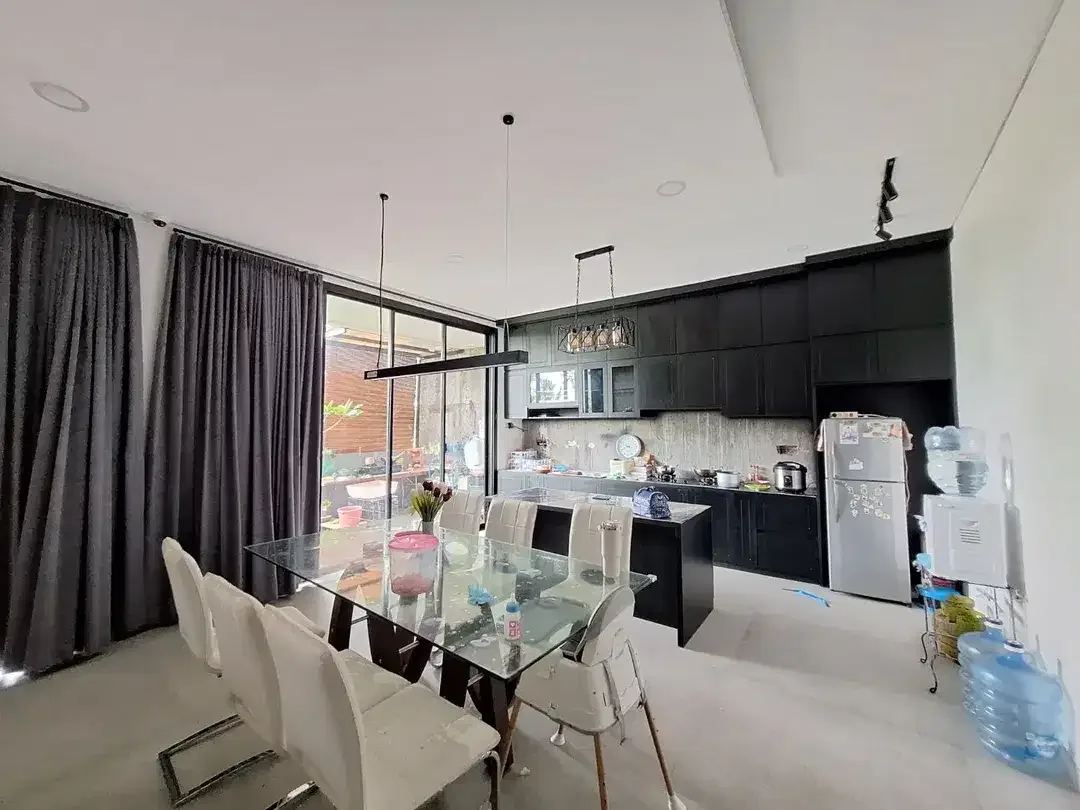 Rumah Modern dalam kompleks dengan view rooftop di Canggu - Image 4 of 10