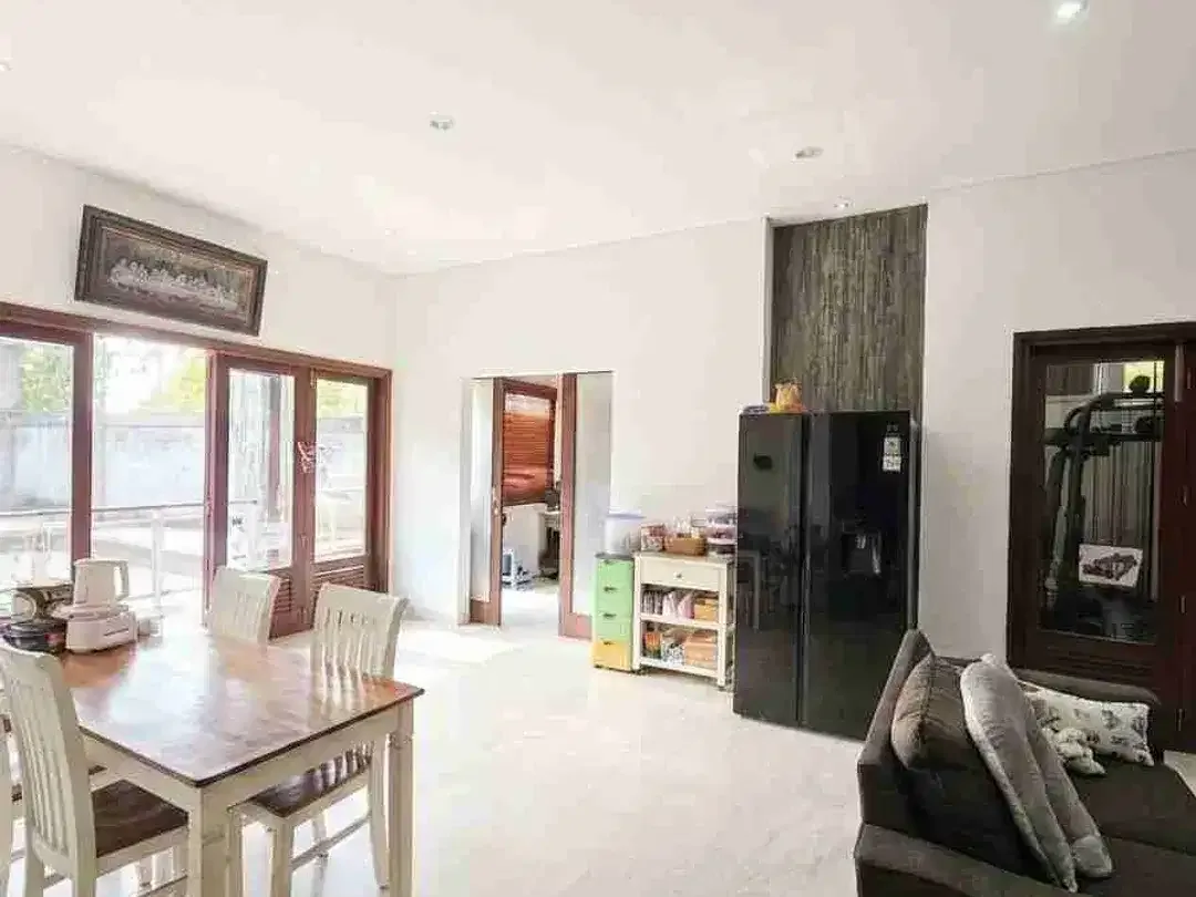 RUMAH MODERN & LUXURY DALAM KOMPLEK SANUR - Image 2 of 10