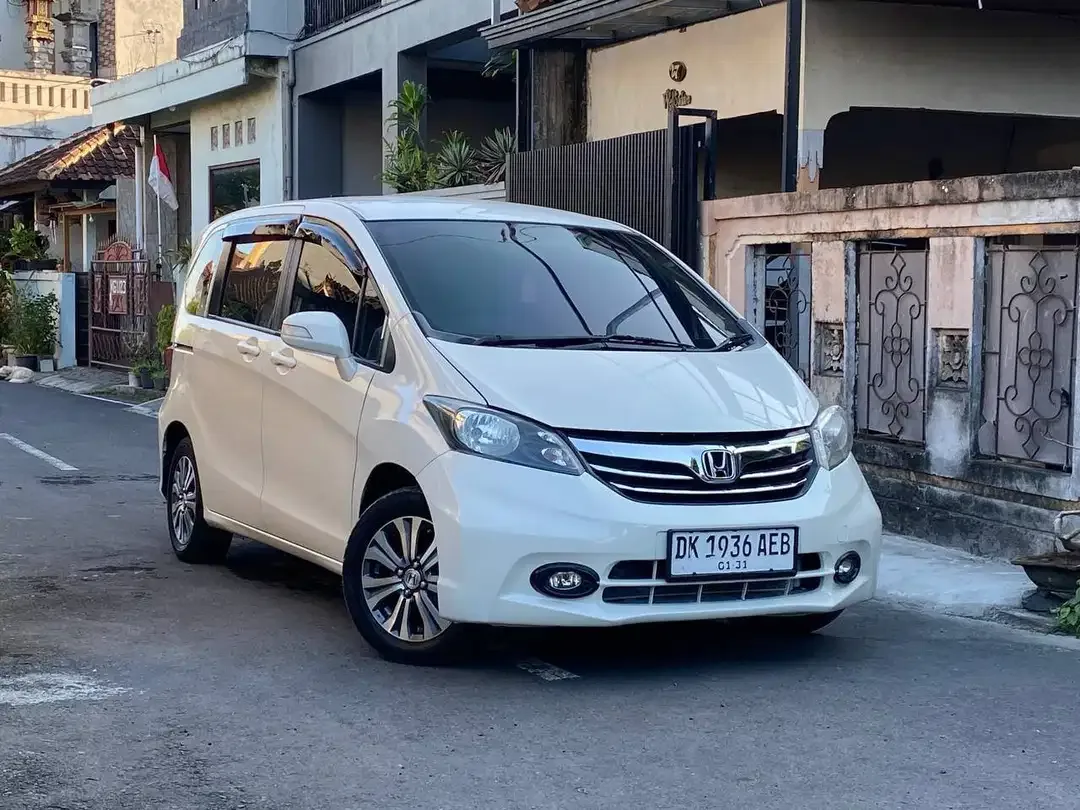 HONDA FREED PSD 2015 AT - PUTIH - DK 1936 AEB (DP 20 JUTA) - Image 3 of 10