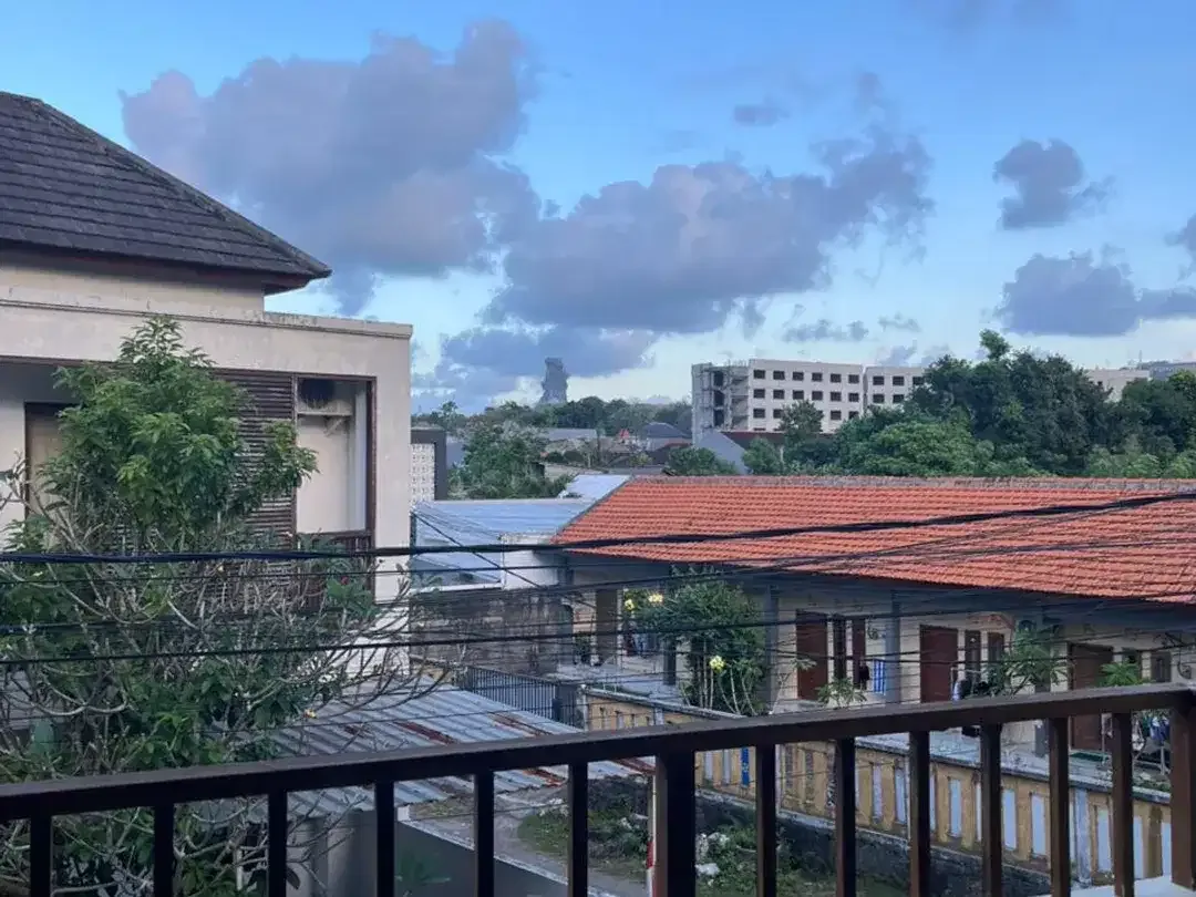 DROP PRICE FOR SALE BEAUTIFUL 4 BEDROOM HOME IN PURI GADING, JIMBARAN - Image 9 of 10