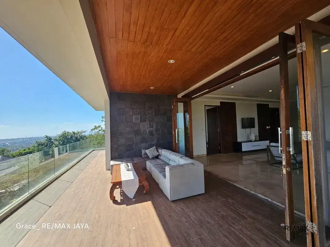 Luxury Hilltop 4 Bedroom Villa For Rent at Jimbaran - Image 8 of 10