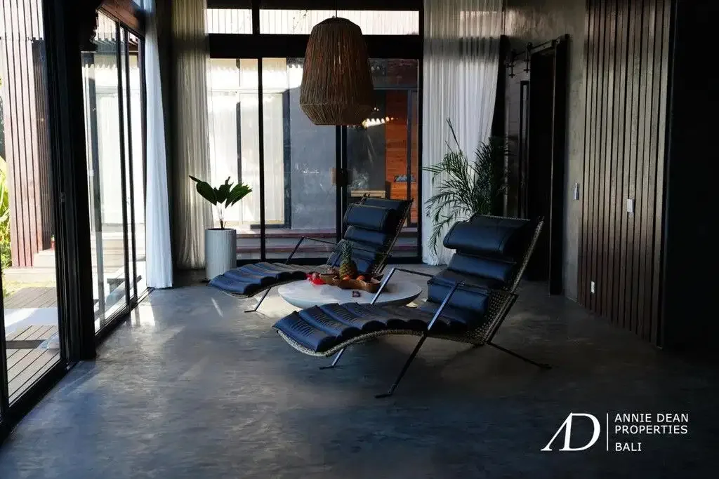 LEASEHOLD | MODERN TROPICAL VILLA WITH SUNKEN LOUNGE IN PRIME JIMBARAN - Image 9 of 10