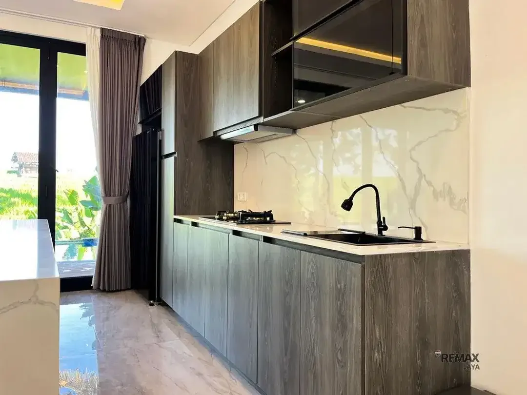 Elegant 3-Br Villa In Strategic Location For 30-Year Leasehold In Canggu - Image 4 of 10