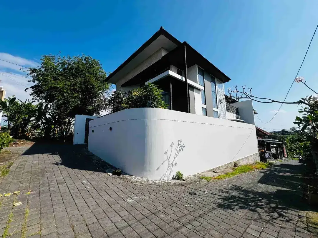 Rumah Suradipa Paguyangan Kaja Denpasar - Image 3 of 10