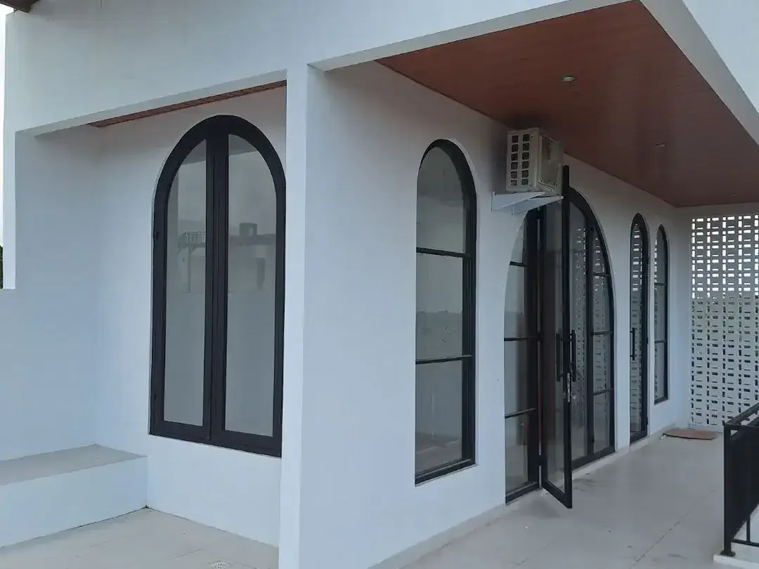 VILLA BARU 3 LANTAI DENGAN PEMANDANGAN LAUT DAN TELUK BENOA BALI - Image 9 of 10