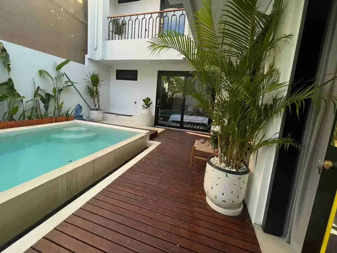 Villa Mewah 2 Lantai Full Furnished di Puri Gading Jimbaran - Image 1 of 10
