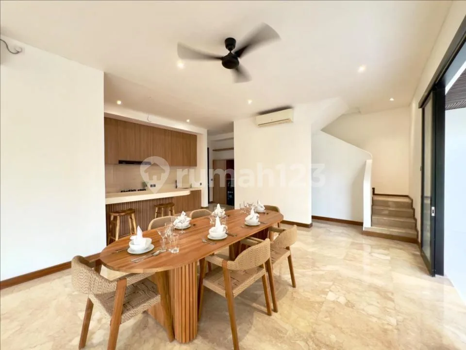 3 Bedrooms Luxury Secure Living Just 1 KM To Finss Beach Club At Berawa Canggu - Image 2 of 4