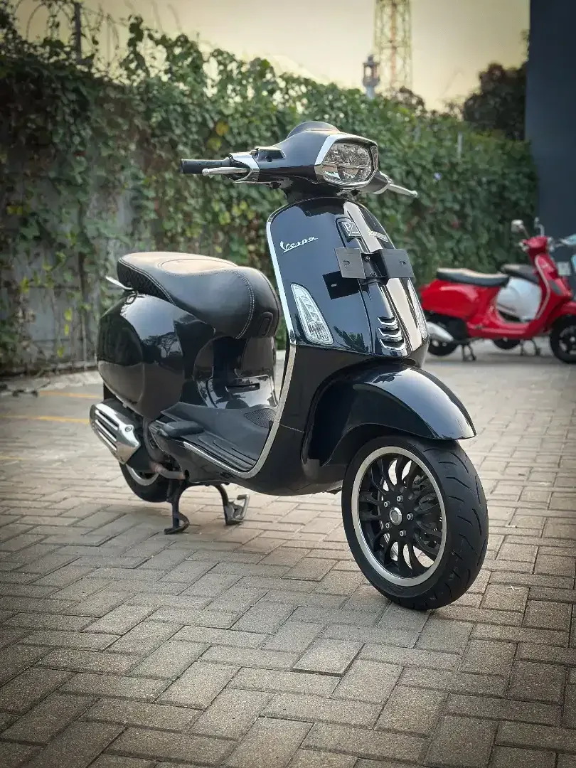 VESPA SPRINT 150 IGET ABS 2022 HITAM - TERMURAH - Image 2 of 10